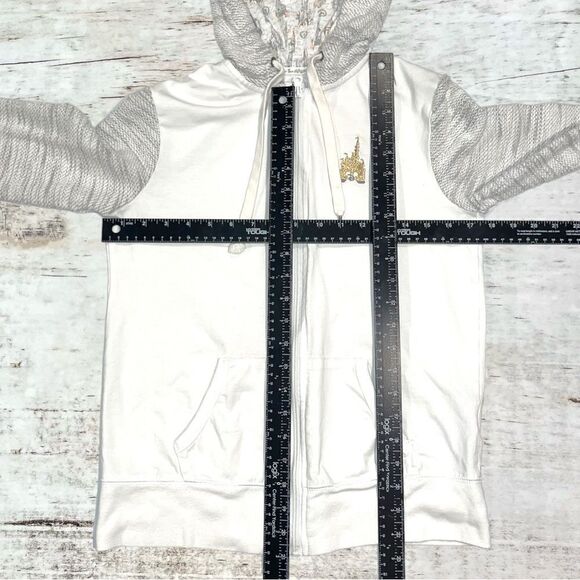 Walt Disney World Women’s Small Magic Kingdom White Zip Up Hoodie Size Small - Picture 2 of 6